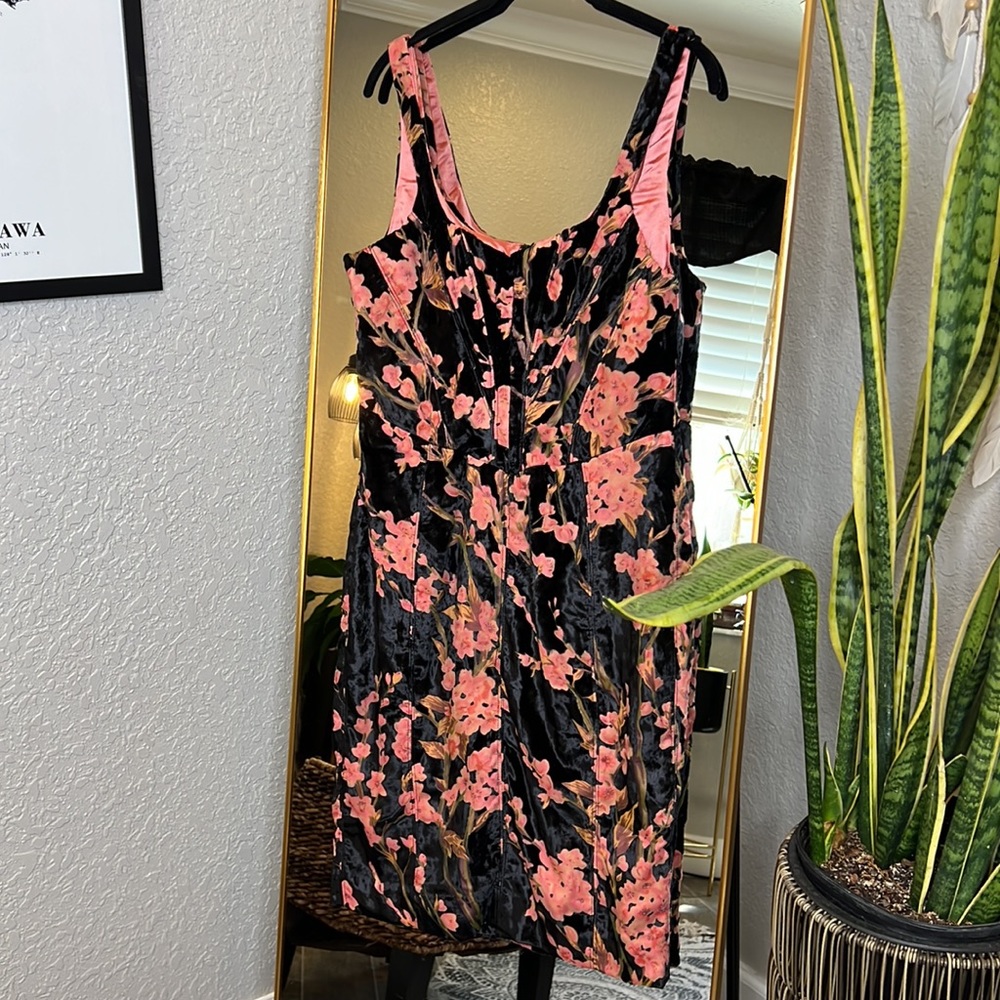 HOUSE OF CB 'Lexi' Black Floral Devore Velvet Corset Dress NWOT - Picture 11 of 16